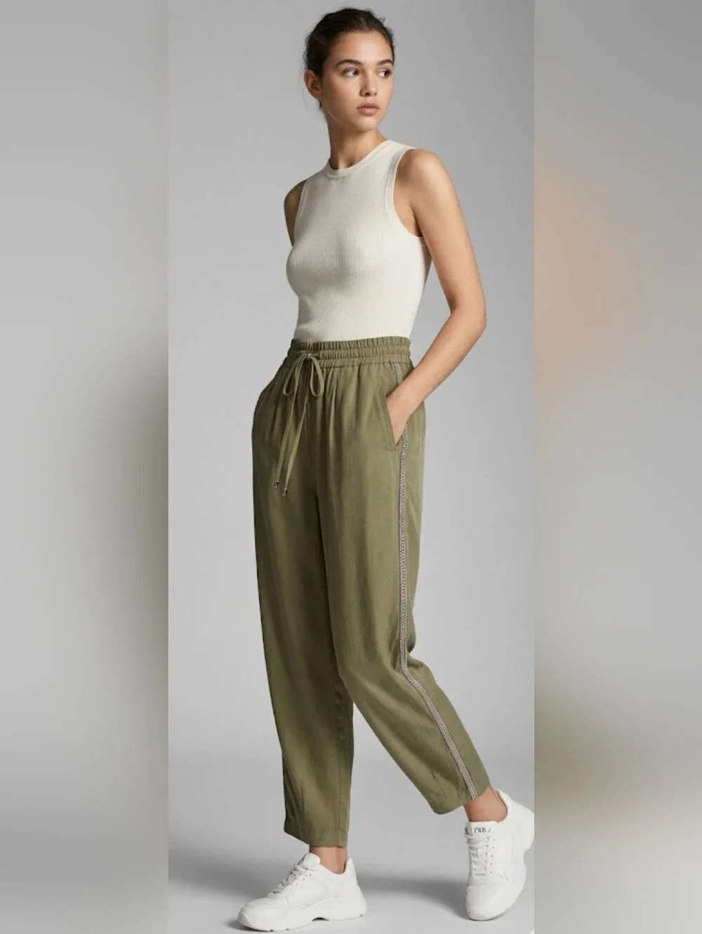 ZARA Green Jogger Pants High Rise Elastic Waist Cropped Embellished Stripe M